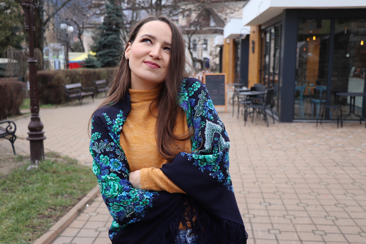woman, russian shawl, fashion, portrait, shawl, girl, model, pretty, russian woman, thinking, pensive, outdoors, city, moscow, russia